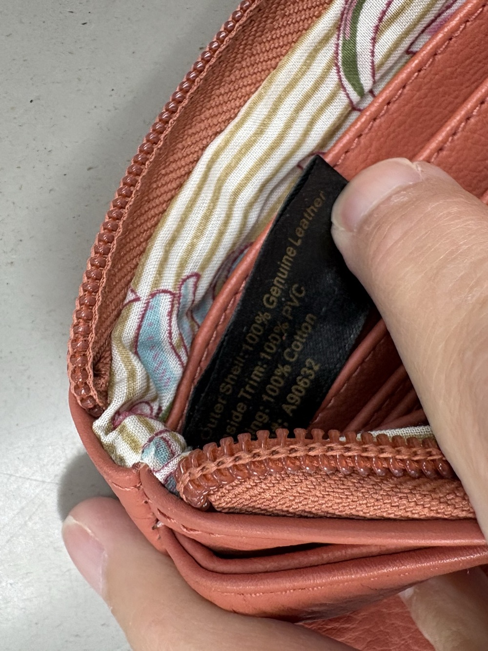 Stone Mountain Coral Pink Pebble Leather Double Zip Clutch Wallet Organizer - Picture 11 of 15
